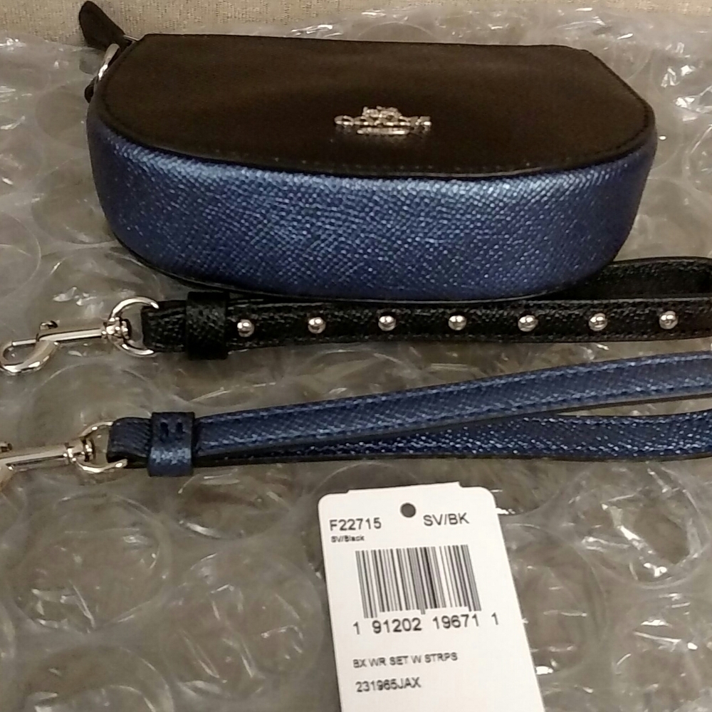 Coach Boxed Wristlet Set - Picture 3 of 8